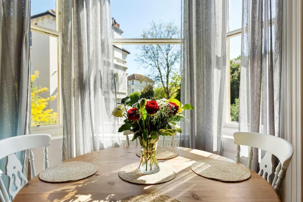 Luxurious Victorian, A Few Minutes From The Beach - Sleeps 2 Adults And Up To 3 Children St Leonards-on-Sea Exterior foto