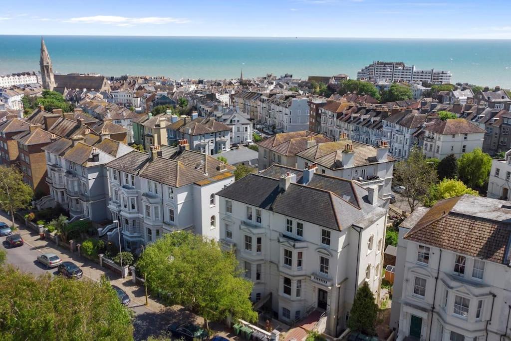 Luxurious Victorian, A Few Minutes From The Beach - Sleeps 2 Adults And Up To 3 Children St Leonards-on-Sea Exterior foto